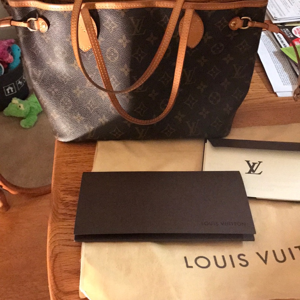 COPY - Louis Vuitton neverfull pm / Would like to trade for Artsy !